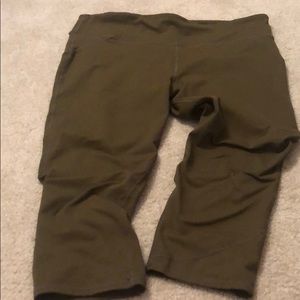 Fabletics workout cropped pants